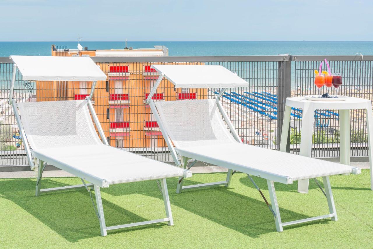 Hotel Eiffel Rimini Esterno foto