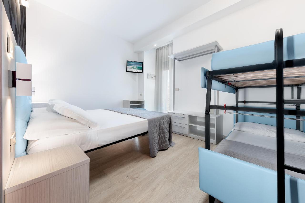 Hotel Eiffel Rimini Esterno foto