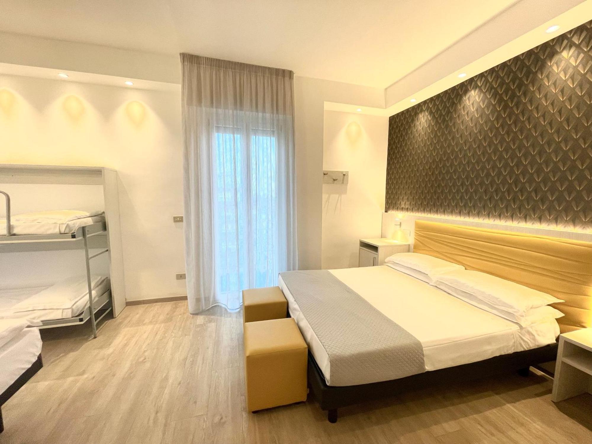 Hotel Eiffel Rimini Esterno foto