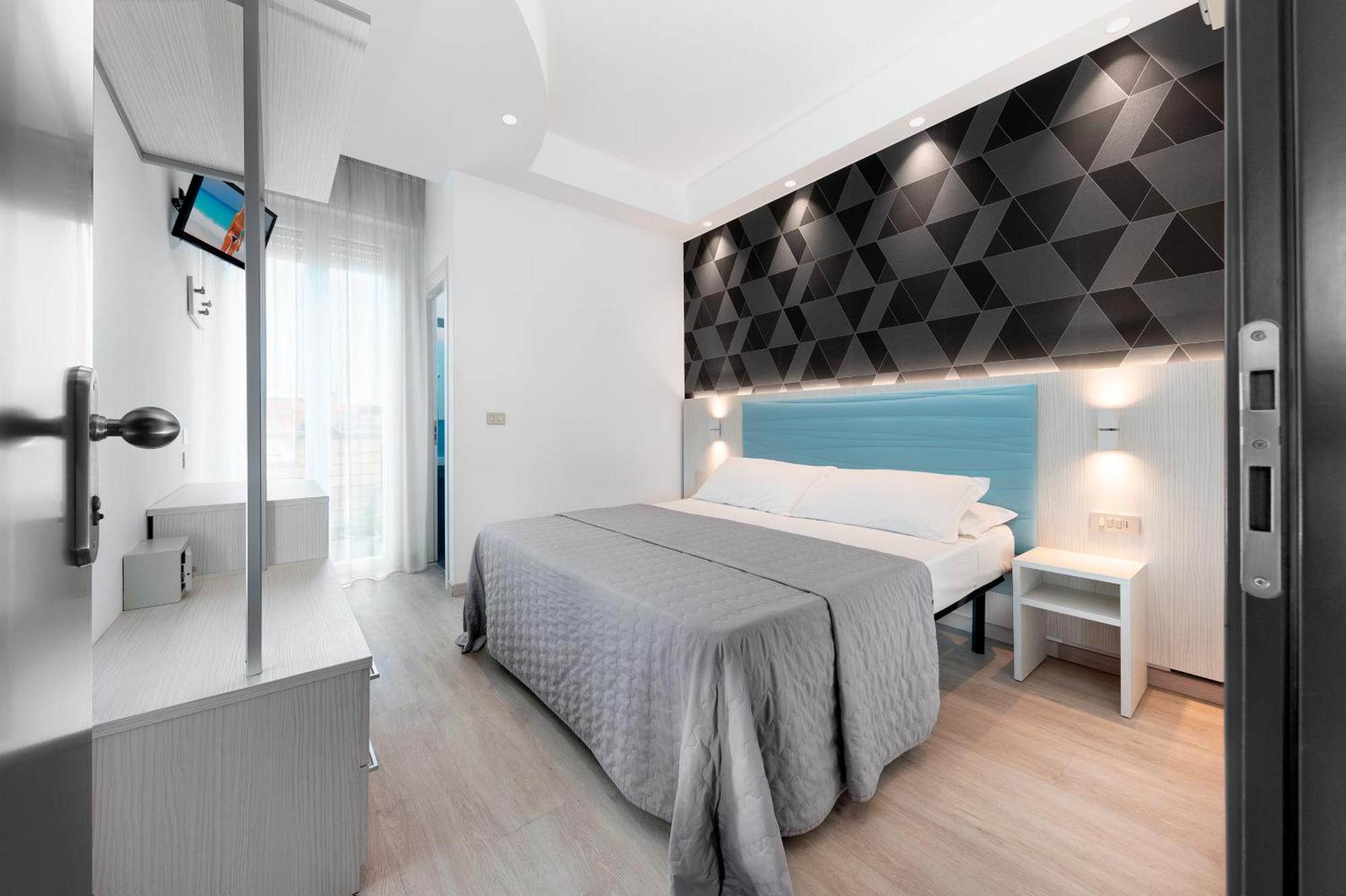 Hotel Eiffel Rimini Esterno foto