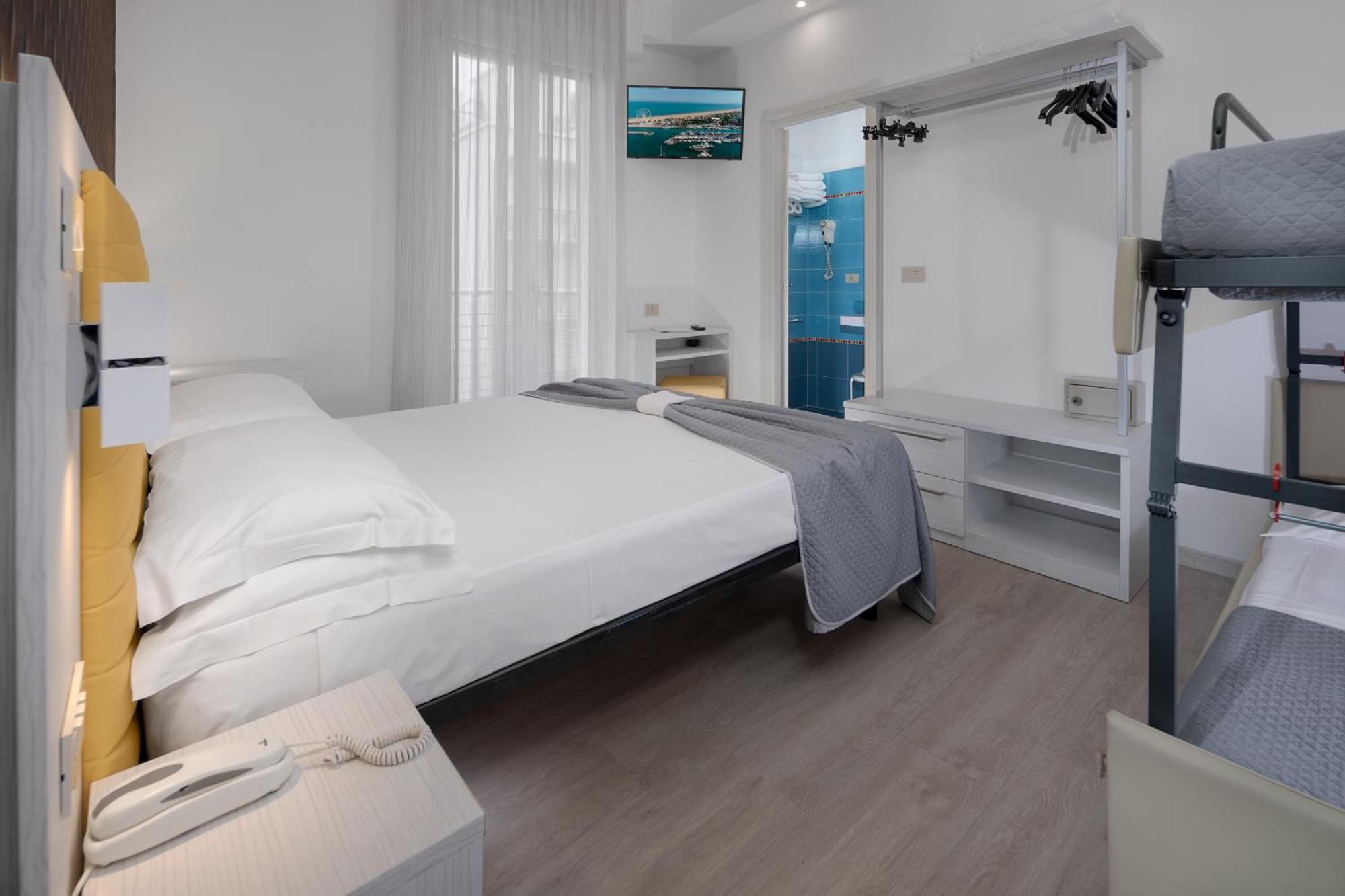Hotel Eiffel Rimini Esterno foto