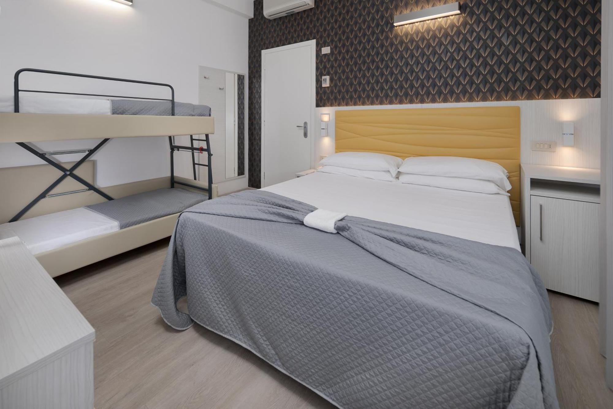 Hotel Eiffel Rimini Esterno foto