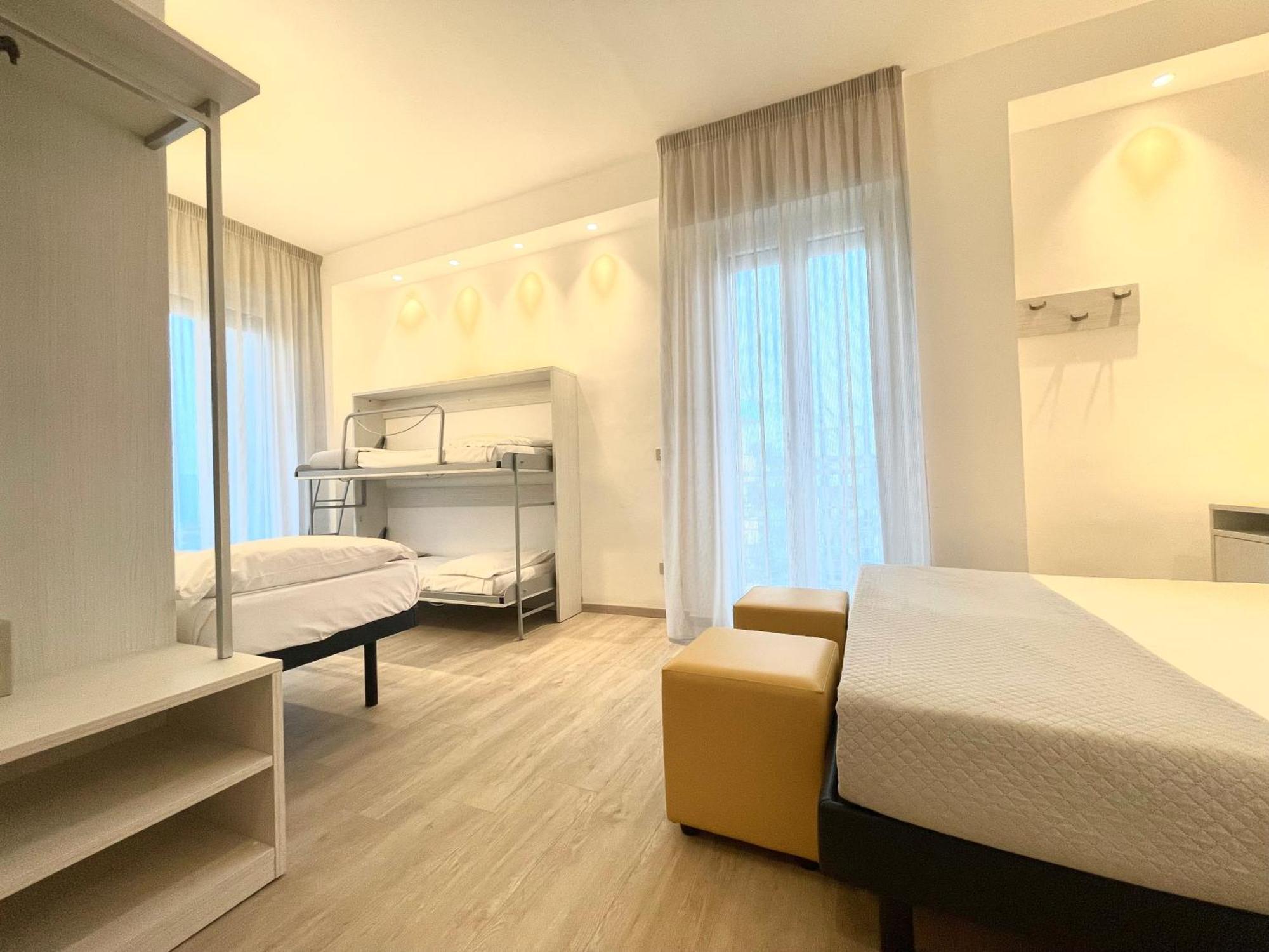 Hotel Eiffel Rimini Esterno foto