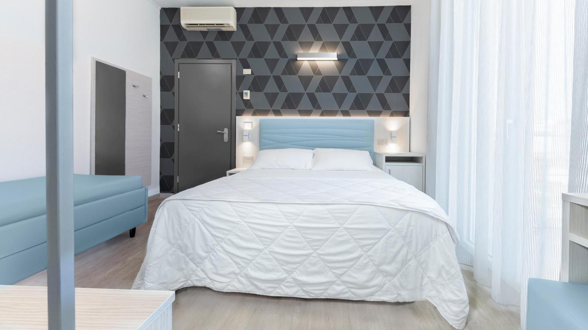 Hotel Eiffel Rimini Esterno foto
