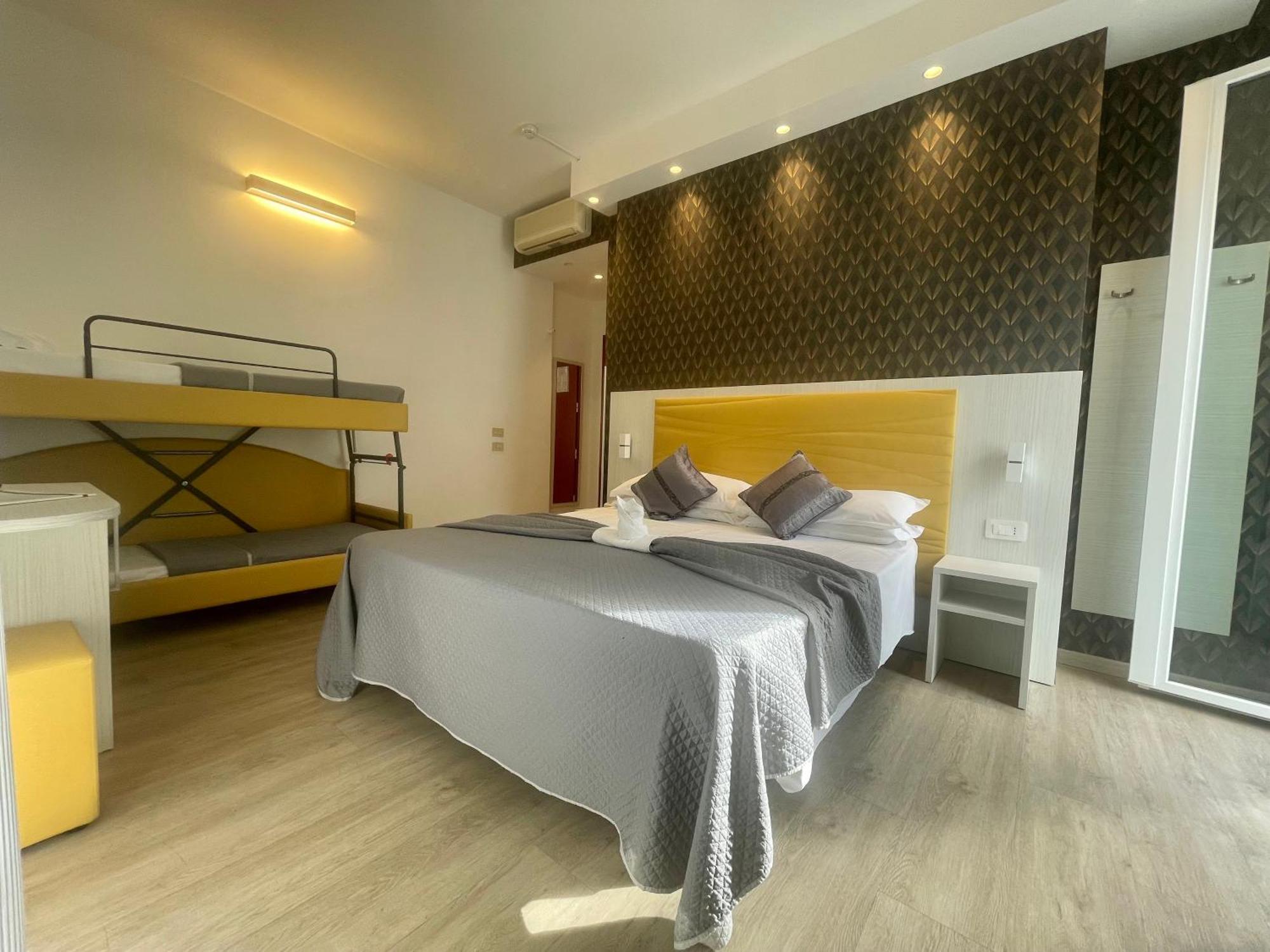 Hotel Eiffel Rimini Esterno foto